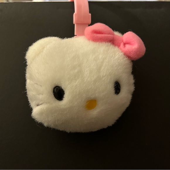 Hello Kitty fleece scarf and earmuffs - Picture 5 of 9